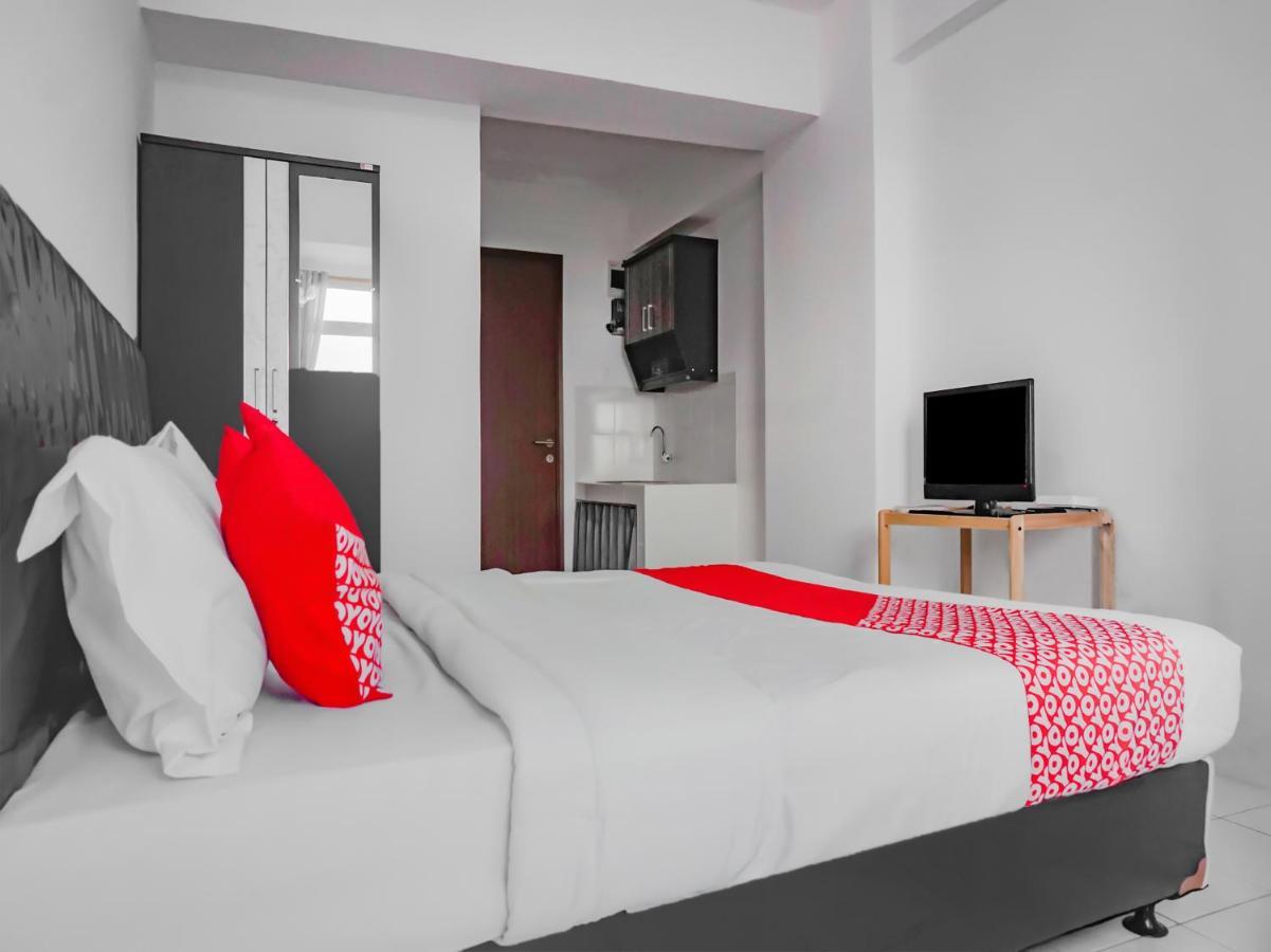 Oyo 90241 Sirooms Apartmen Gunung Putri ボゴール エクステリア 写真