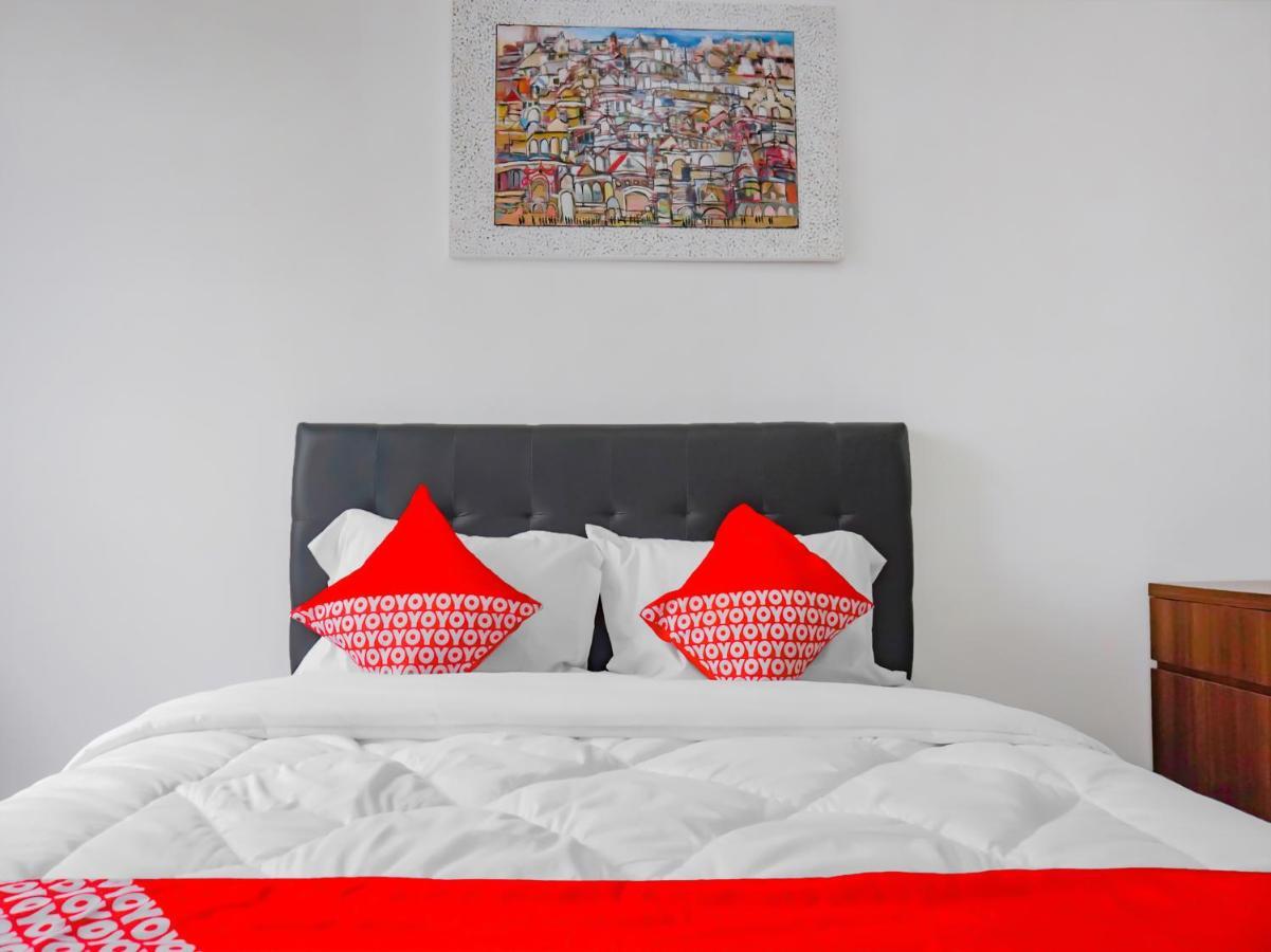 Oyo 90241 Sirooms Apartmen Gunung Putri ボゴール エクステリア 写真