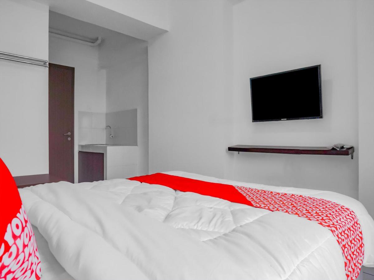 Oyo 90241 Sirooms Apartmen Gunung Putri ボゴール エクステリア 写真